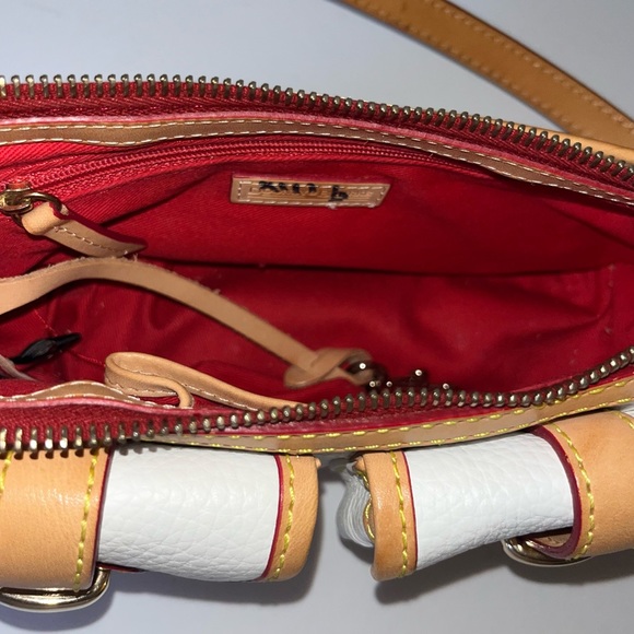 Vintage Dooney & Bourke - Carabao Prebbled Leather Banana Saddle Bag - Picture 7 of 10